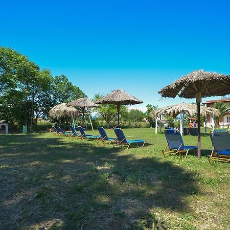 Giannis And Fridas Garden Apartment Sidari  Bagian luar foto