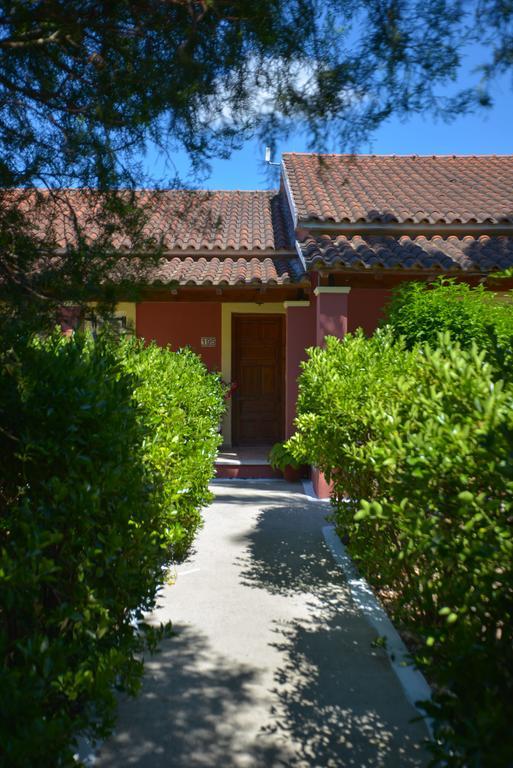 Giannis And Fridas Garden Apartment Sidari  Bagian luar foto