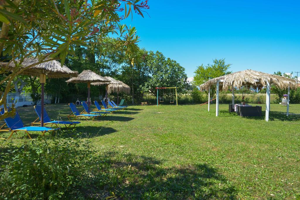 Giannis And Fridas Garden Apartment Sidari  Bagian luar foto