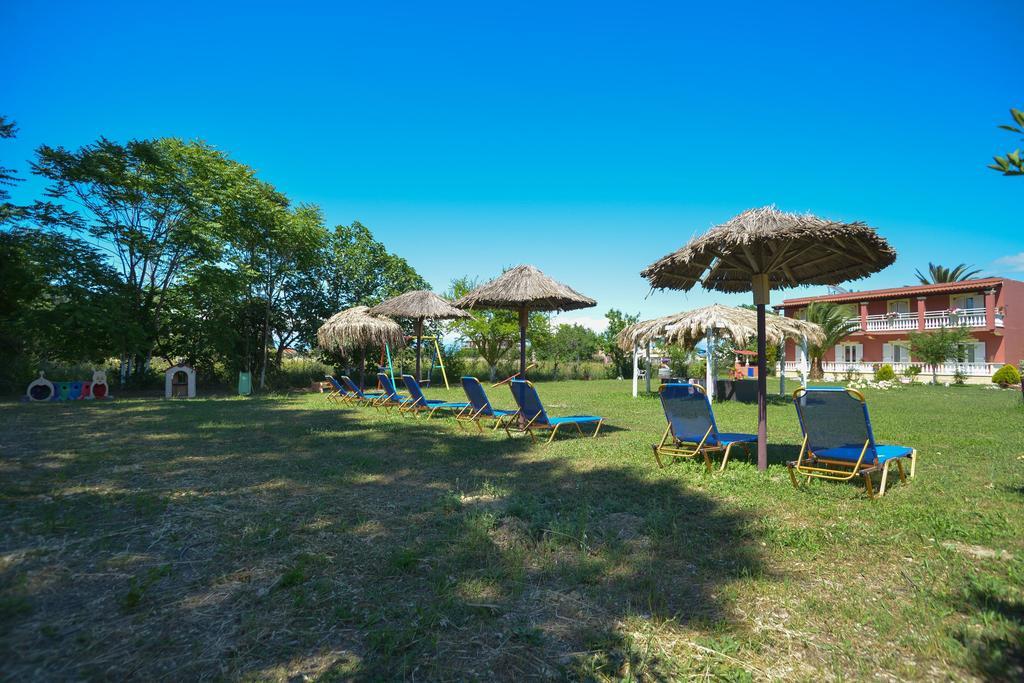 Giannis And Fridas Garden Apartment Sidari  Bagian luar foto