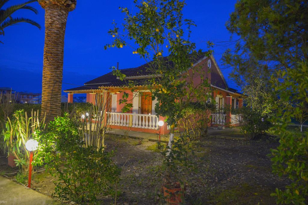 Giannis And Fridas Garden Apartment Sidari  Ruang foto
