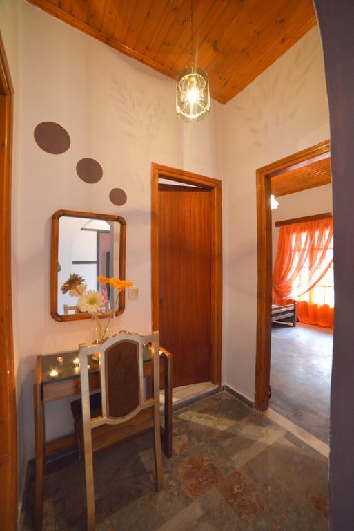 Giannis And Fridas Garden Apartment Sidari  Ruang foto