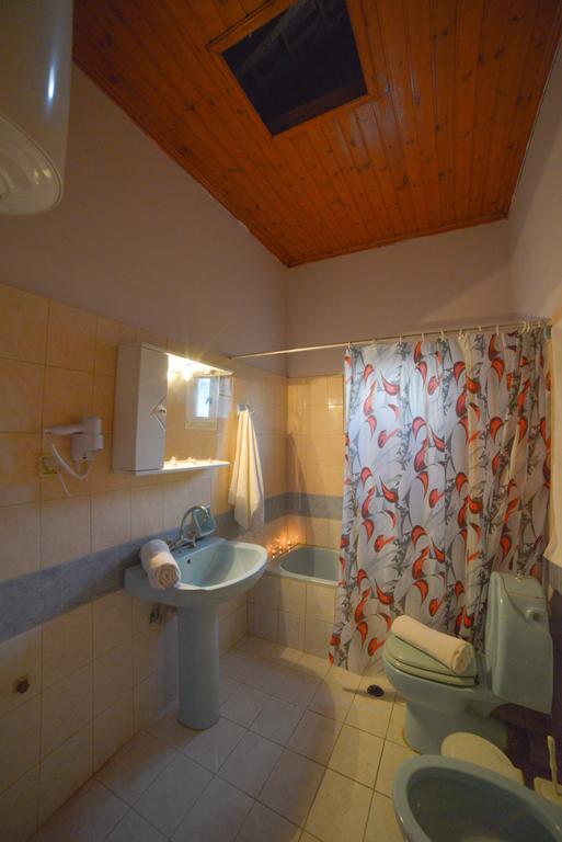 Giannis And Fridas Garden Apartment Sidari  Ruang foto