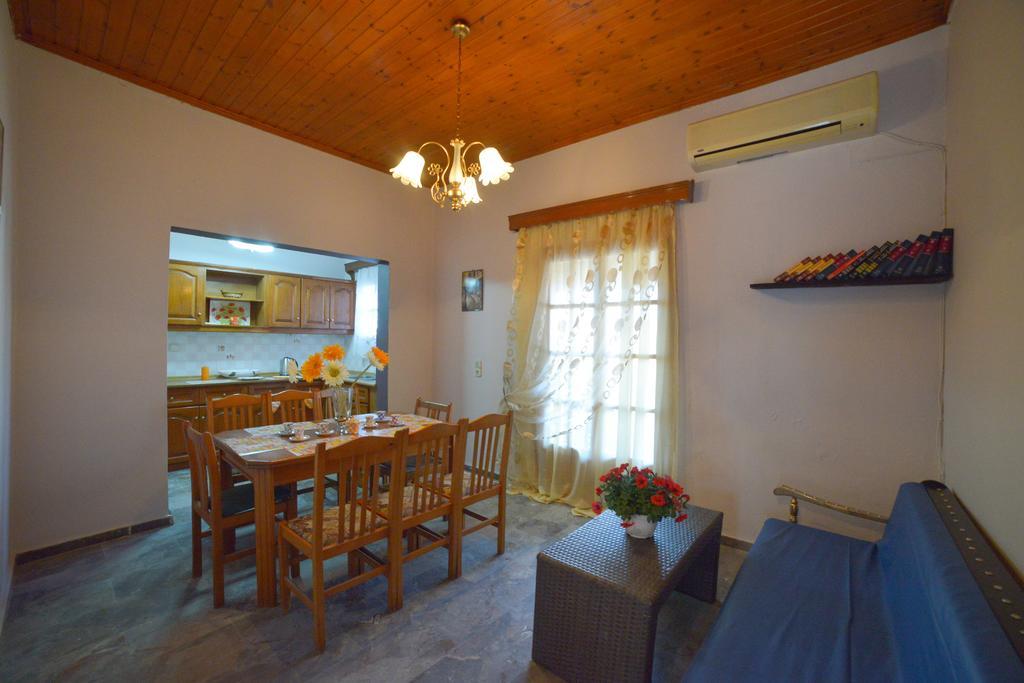 Giannis And Fridas Garden Apartment Sidari  Ruang foto