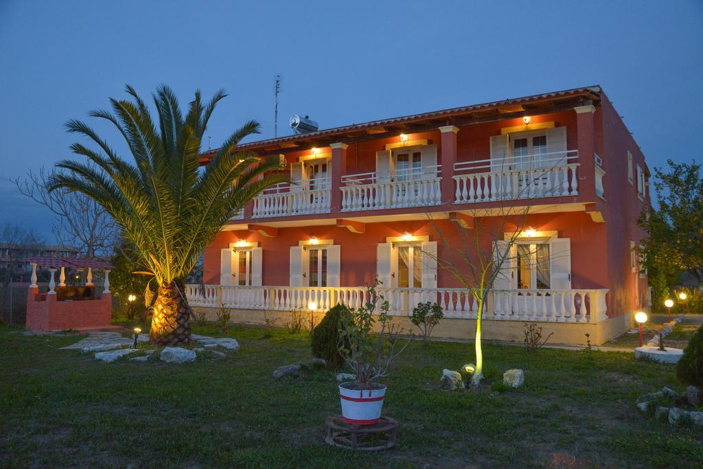 Giannis And Fridas Garden Apartment Sidari  Bagian luar foto