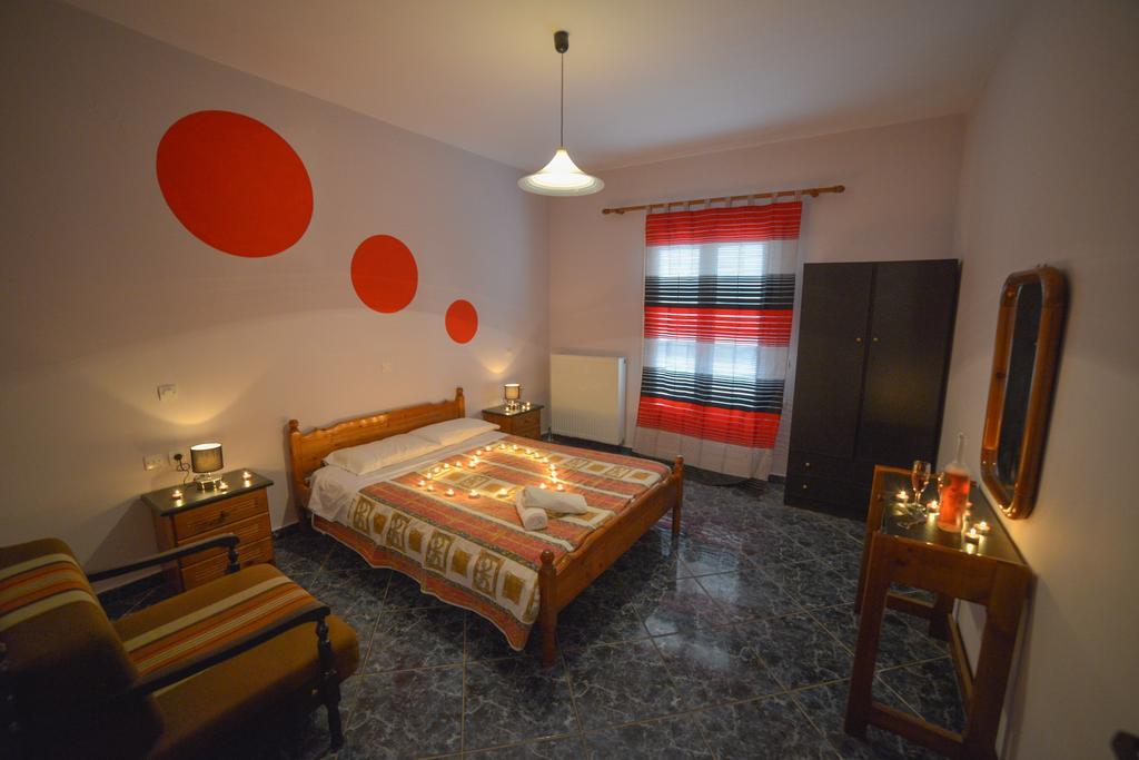 Giannis And Fridas Garden Apartment Sidari  Ruang foto